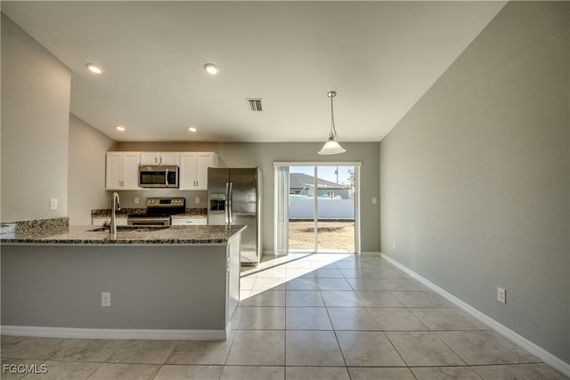 2421 NW 7th PL, Cape Coral, FL 33993