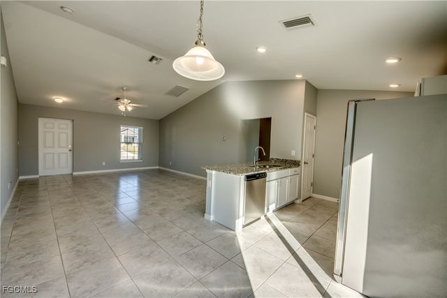 2421 NW 7th PL, Cape Coral, FL 33993