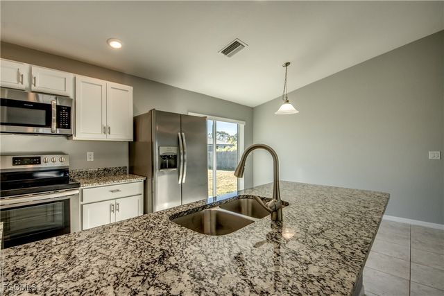 2421 NW 7th PL, Cape Coral, FL 33993