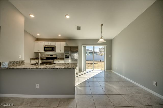 2421 NW 7th PL, Cape Coral, FL 33993