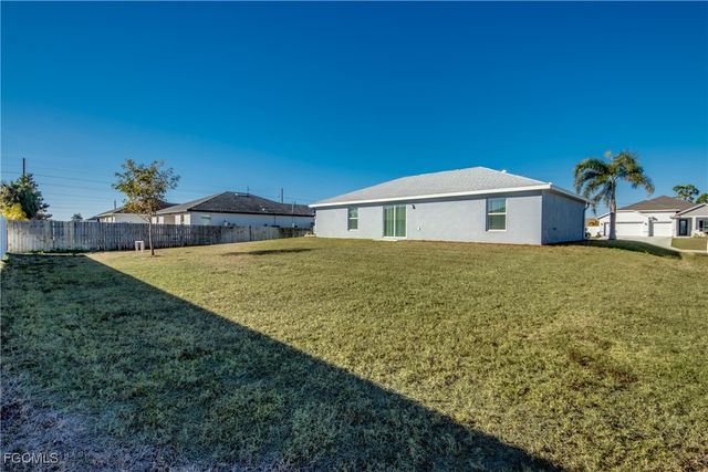 2421 NW 7th PL, Cape Coral, FL 33993