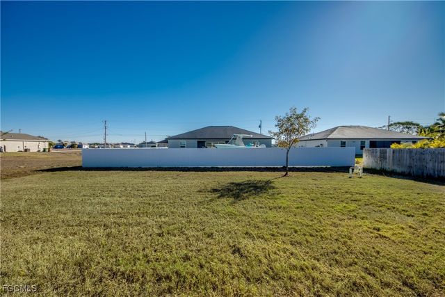 2421 NW 7th PL, Cape Coral, FL 33993