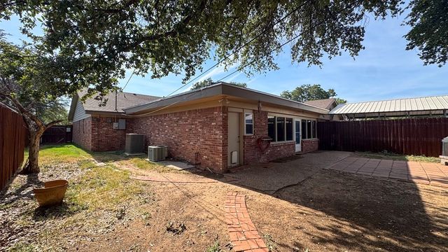 4 Amhurst Court, Midland, TX 79705