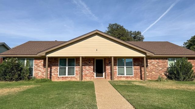 4 Amhurst Court, Midland, TX 79705