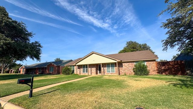 4 Amhurst Court, Midland, TX 79705