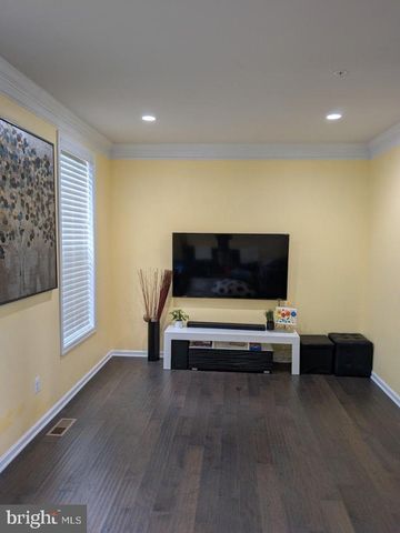 43174 LUTTRELL SQ, Ashburn, VA 20148