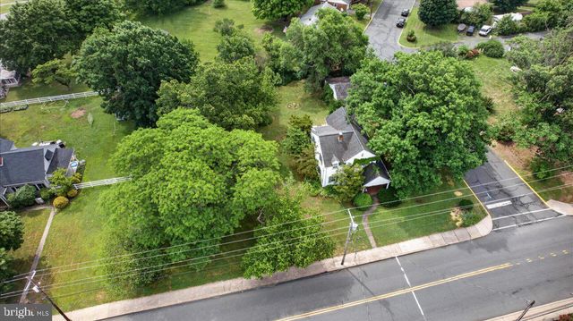 200 QUAKERTOWN AVE, Pennsburg, PA 18073