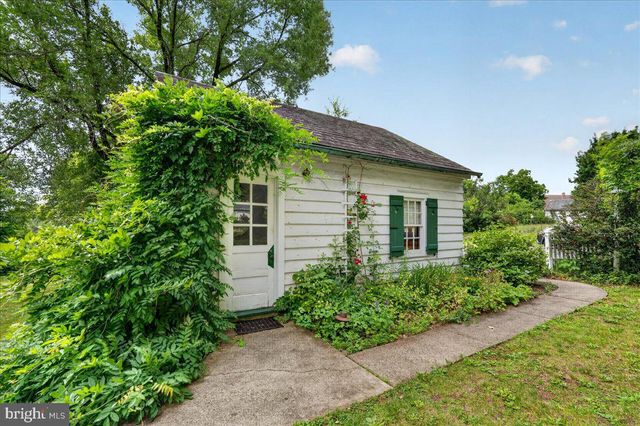 200 QUAKERTOWN AVE, Pennsburg, PA 18073