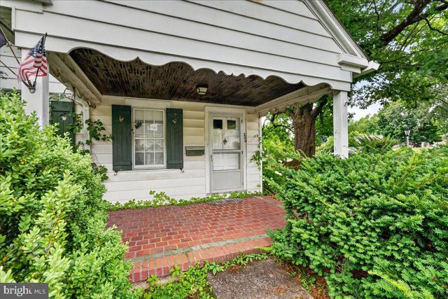 200 QUAKERTOWN AVE, Pennsburg, PA 18073