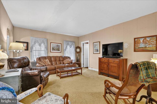 200 QUAKERTOWN AVE, Pennsburg, PA 18073