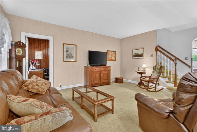 200 QUAKERTOWN AVE, Pennsburg, PA 18073