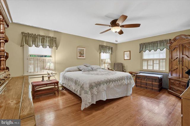 200 QUAKERTOWN AVE, Pennsburg, PA 18073