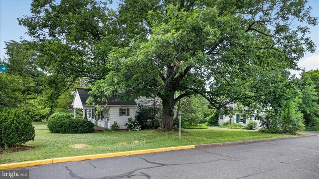 200 QUAKERTOWN AVE, Pennsburg, PA 18073