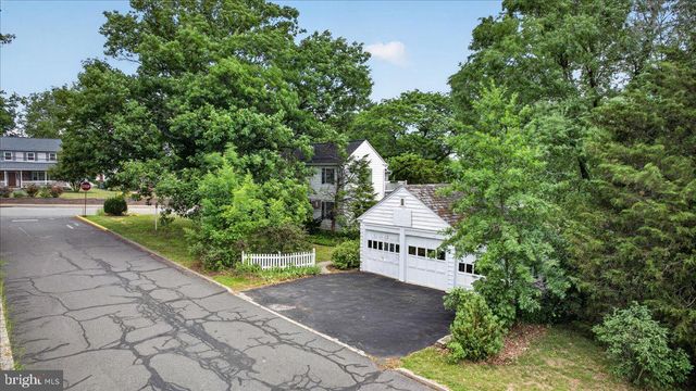 200 QUAKERTOWN AVE, Pennsburg, PA 18073