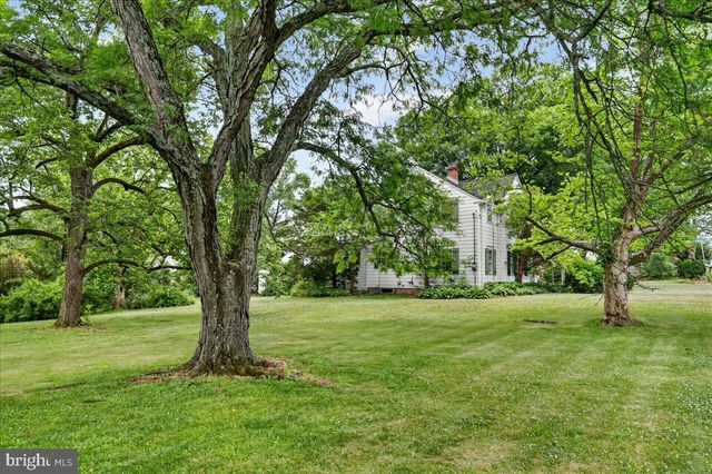 200 QUAKERTOWN AVE, Pennsburg, PA 18073