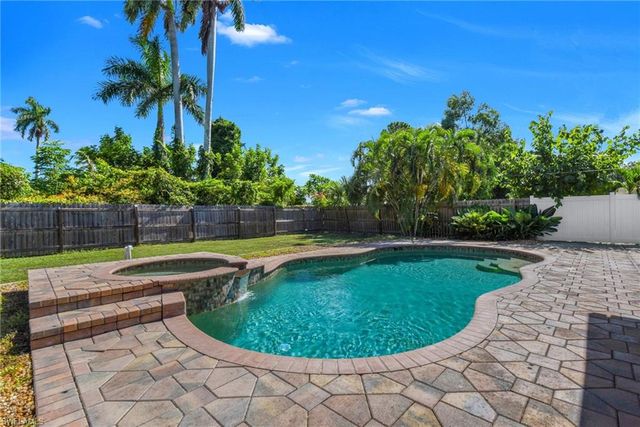 2413 Dover AVE, Fort Myers, FL 33907
