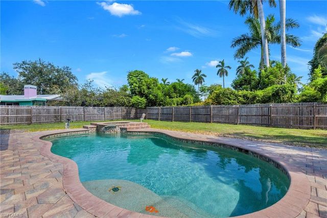 2413 Dover AVE, Fort Myers, FL 33907