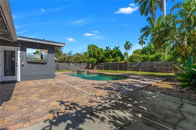2413 Dover AVE, Fort Myers, FL 33907