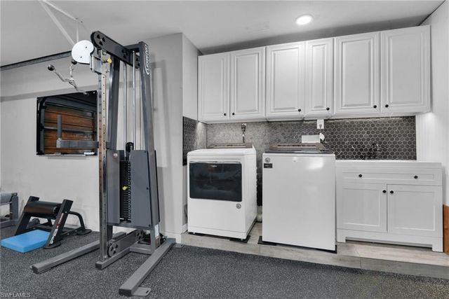 2413 Dover AVE, Fort Myers, FL 33907