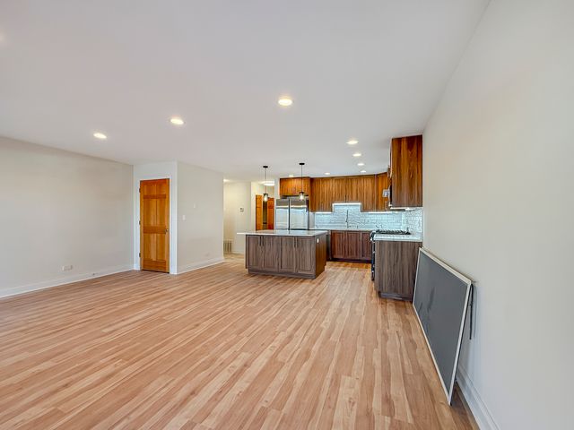 6417 W Irving Park Road 2N, Chicago, IL 60634