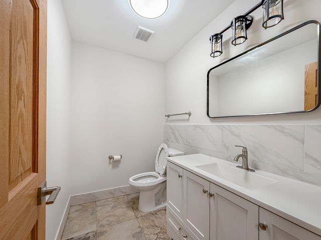 6417 W Irving Park Road 2N, Chicago, IL 60634