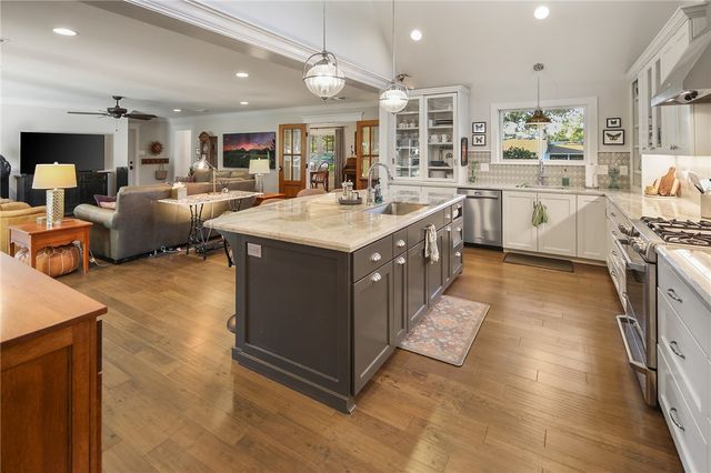 1016 Holt Street, College Station, TX 77840