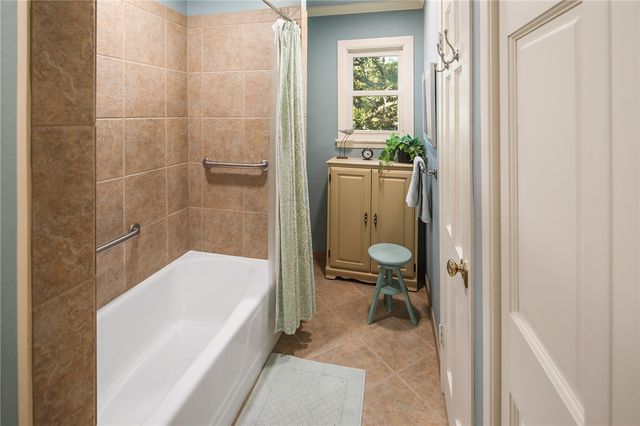 1016 Holt Street, College Station, TX 77840