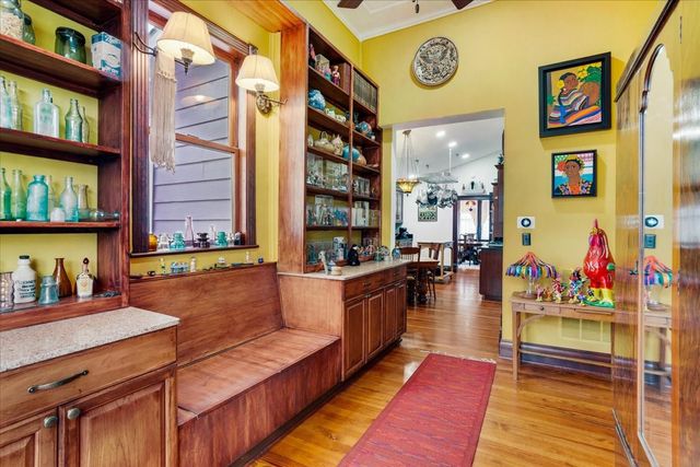 300 W 6th Street, Bonham, TX 75418