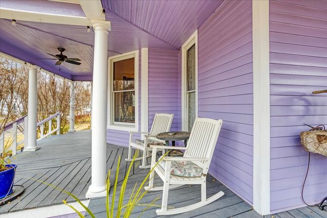 300 W 6th Street, Bonham, TX 75418