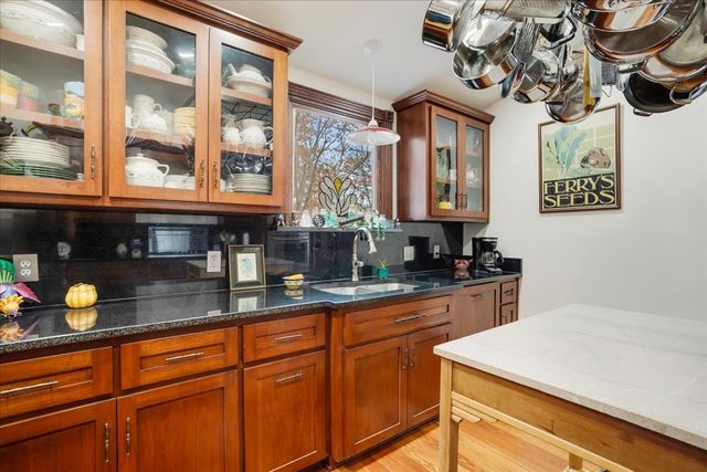 300 W 6th Street, Bonham, TX 75418