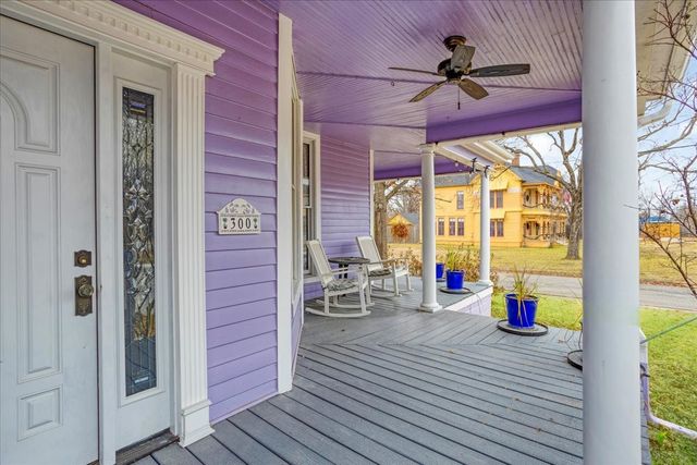 300 W 6th Street, Bonham, TX 75418