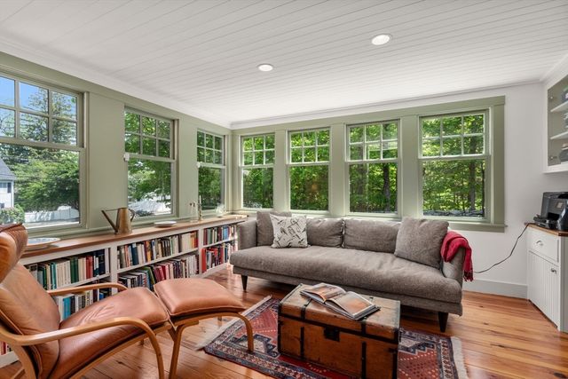 391 Dedham St, Newton, MA 02459