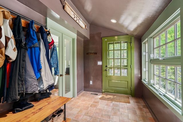 391 Dedham St, Newton, MA 02459
