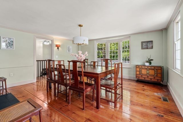 391 Dedham St, Newton, MA 02459