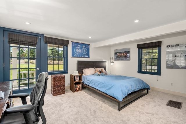 391 Dedham St, Newton, MA 02459