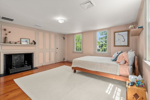 391 Dedham St, Newton, MA 02459