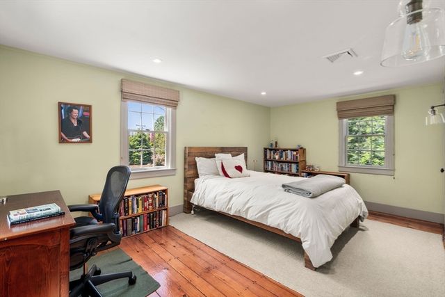 391 Dedham St, Newton, MA 02459