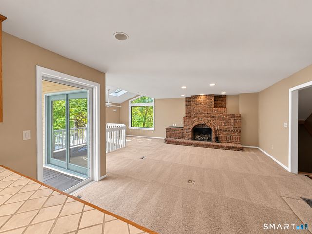 38 Twin Lakes Drive, Waterford, CT 06385