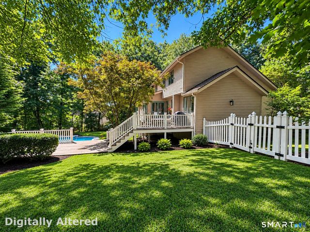 38 Twin Lakes Drive, Waterford, CT 06385