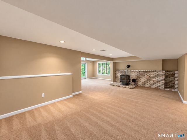 38 Twin Lakes Drive, Waterford, CT 06385