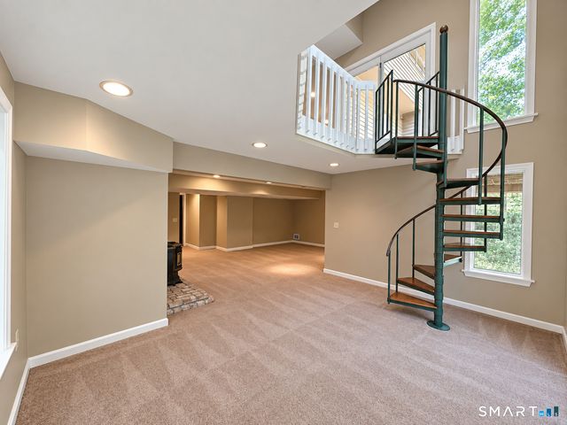 38 Twin Lakes Drive, Waterford, CT 06385