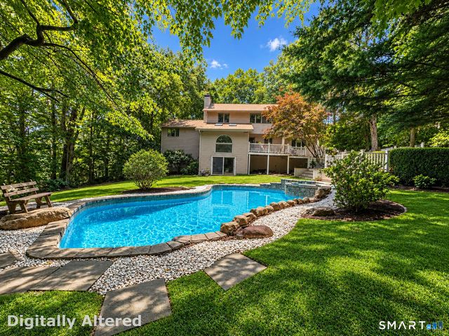 38 Twin Lakes Drive, Waterford, CT 06385