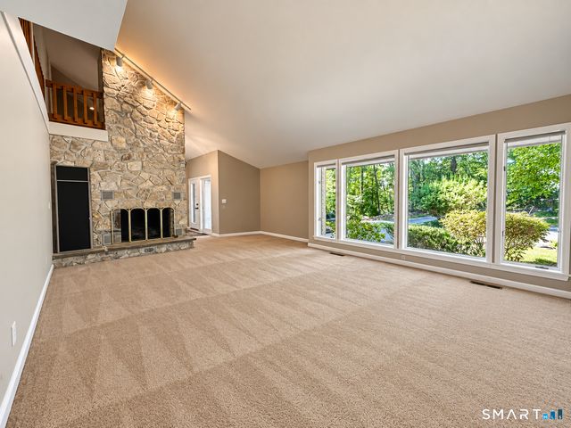 38 Twin Lakes Drive, Waterford, CT 06385