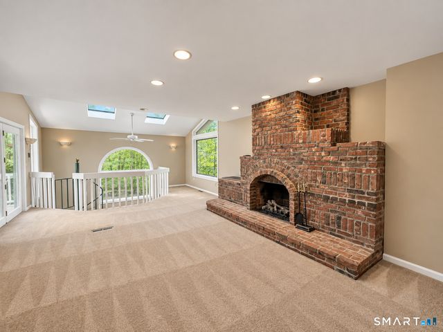 38 Twin Lakes Drive, Waterford, CT 06385