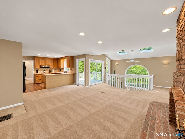 38 Twin Lakes Drive, Waterford, CT 06385