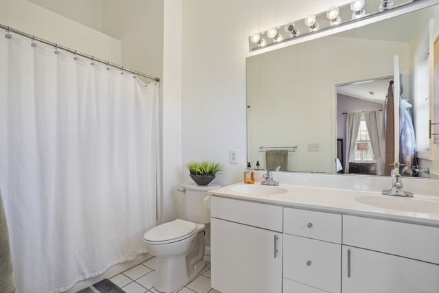 1406 Pinnacle Way 1406, Danbury, CT 06811