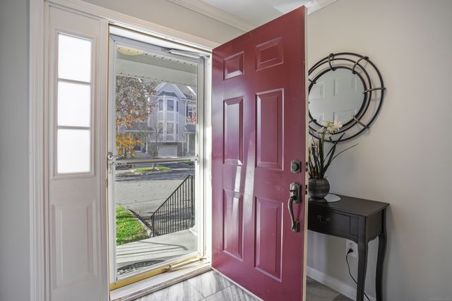 1406 Pinnacle Way 1406, Danbury, CT 06811