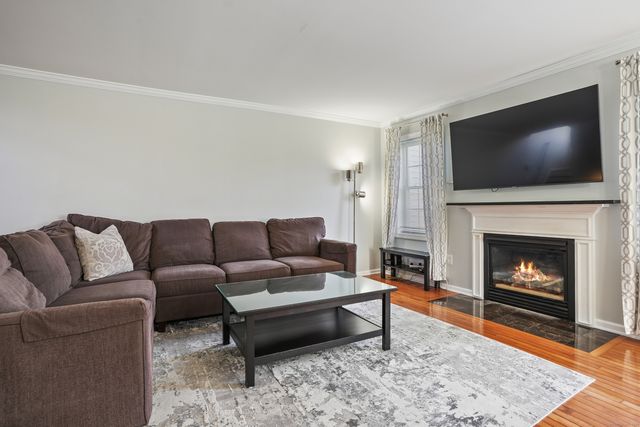 1406 Pinnacle Way 1406, Danbury, CT 06811