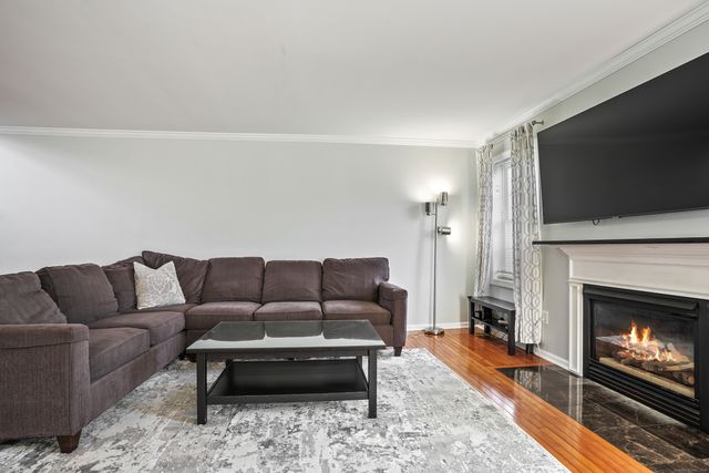 1406 Pinnacle Way 1406, Danbury, CT 06811