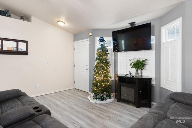 3114 Hyde St, Caldwell, ID 83605